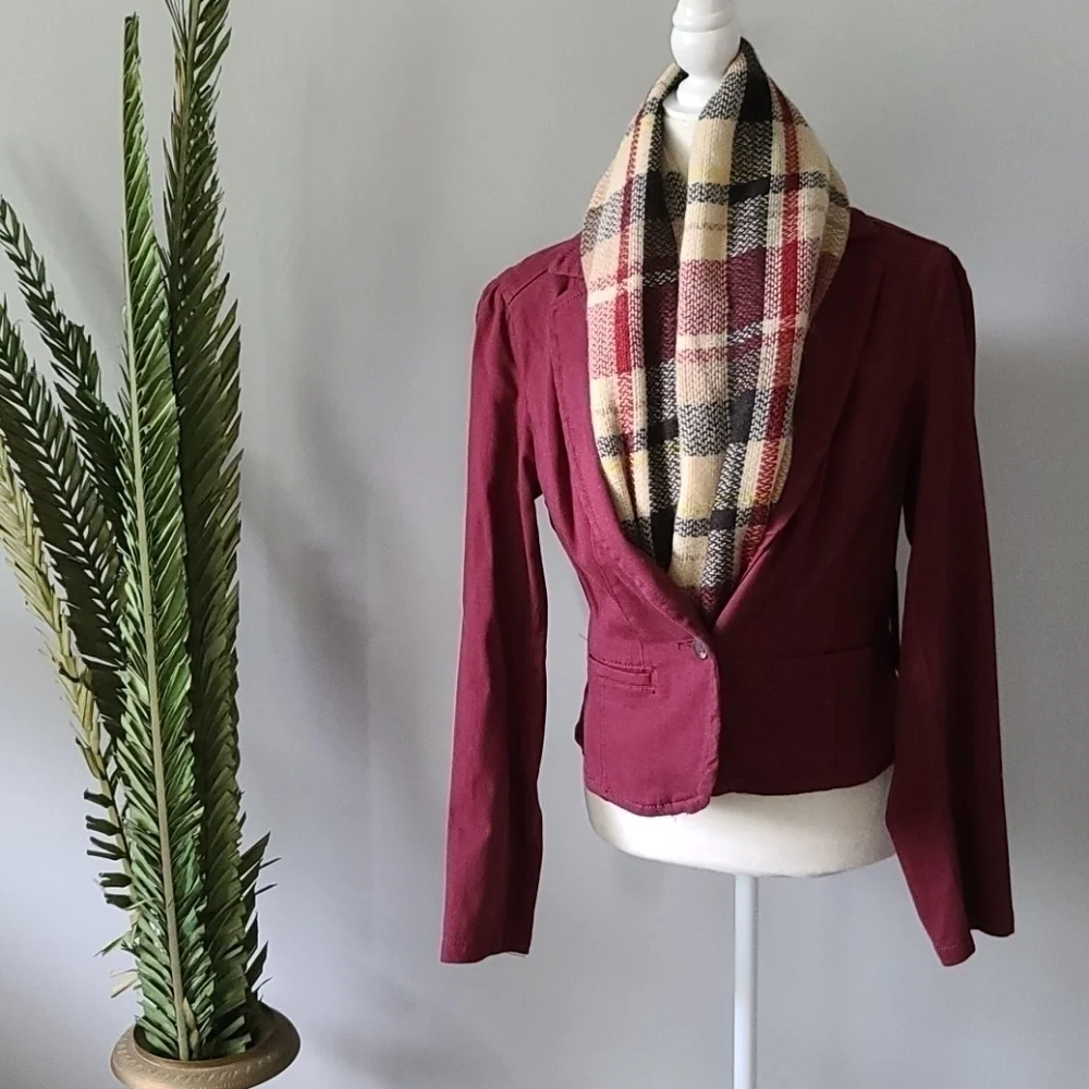 Black, red, & tan plaid square blanket scarf NWOT